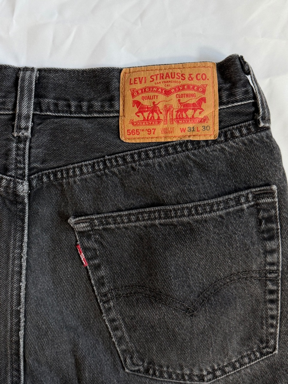 1997 Levi’s 565 Relaxed Fit Jeans